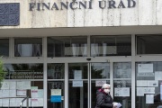 Finanční úřady budou mít i v roce 2024 delší úřední hodiny na podání přiznání