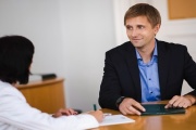 Jen převedení na jinou práci při změně zdravotní způsobilosti zaměstnance nestačí
