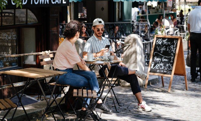 Města se snaží pomoci restauracím a dalším podnikatelům odpouští nejen nájmy z předzahrádek, ale třeba i popla 2.jpg