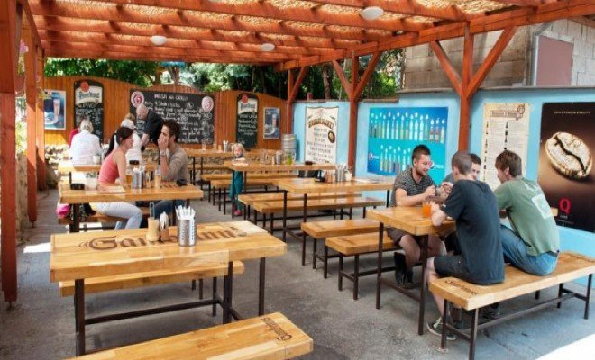 Na zahrádky restaurací i za kulturou od sedmnáctého května s negativním testem potvrzením nebo čestným prohl 2.jpg
