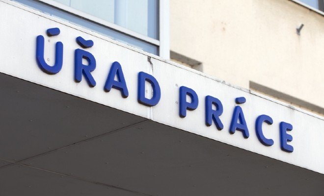 Nezaměstnanost evidovaná na úřadu práce k 2.jpg
