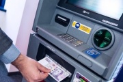 Od neplatných bankovek mohou osvobodit vkladomaty, ale ne všechny