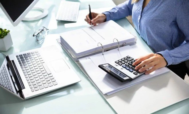 Podnikající fyzická osoba může daňovou administrativu řešit někol 2.jpg