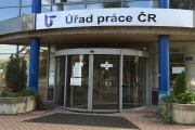 Podpora v nezaměstnanosti a příjem při práci pro bytové družstvo v roce 2023