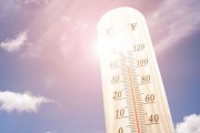 Při venkovní teplotě nad 28 stupňů už by měl pracovní podmínky upravit každý zaměstnavatel