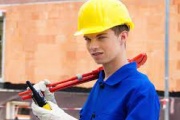 Při zaměstnávání mladistvých pozor na nebezpečnou práci a povinné zdravotní prohlídky