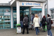 Přivýdělek při evidenci na úřadu práce v roce 2023 může být do 8650 Kč, ale opět není pro každého