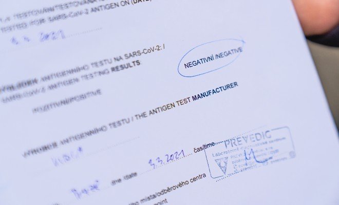Zaměstnanci, kteří se po zahraniční dovolené či služební cestě vracejí do práce, 2.jpg