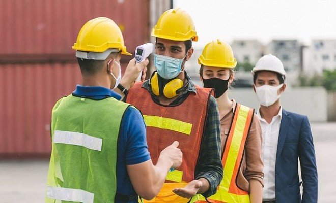 Zaměstnavatelé žádají úpravu legislativy, aby mohli dle potřeby nařídit nošení 2.jpg