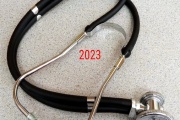 Změnit zdravotní pojišťovnu v roce 2023 znamená podat do konce března přihlášku