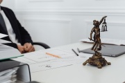 Čím se zaměstnavatel řídí při kategorizaci prací?