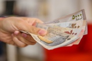 Dobrovolný příplatek společníka je proti zápůjčce či úvěru rizikovější pro společníka