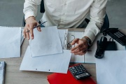 Jak se daní příjmy z fotovoltaické elektrárny v režimu paušální daně?