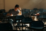 Kde student zahraniční školy zjistí zda je v rámci studia státním pojištěncem?