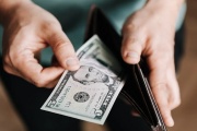 Kdy je nutné být plátcem DPH při provozování e-shopu v roce 2025?