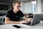 Kolik hodin může pracovat mladistvý zaměstnanec?