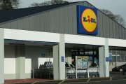 Daň u prodeje nemovitosti. E-shop Lidlu s pozitivy i negativy. Řemeslník beze cti