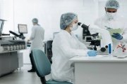Daňové odpočty na výzkum a vývoj by měly být dosažitelnější s technickými odborníky
