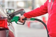 Prominutí spotřební daně z nafty a regulace cen prodloužena do konce května